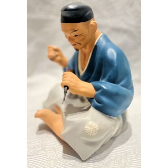 Sakohakatadoll Hakata Japan Crosslegged Man Using Chisel Traditional Dress - Picture 2 of 15